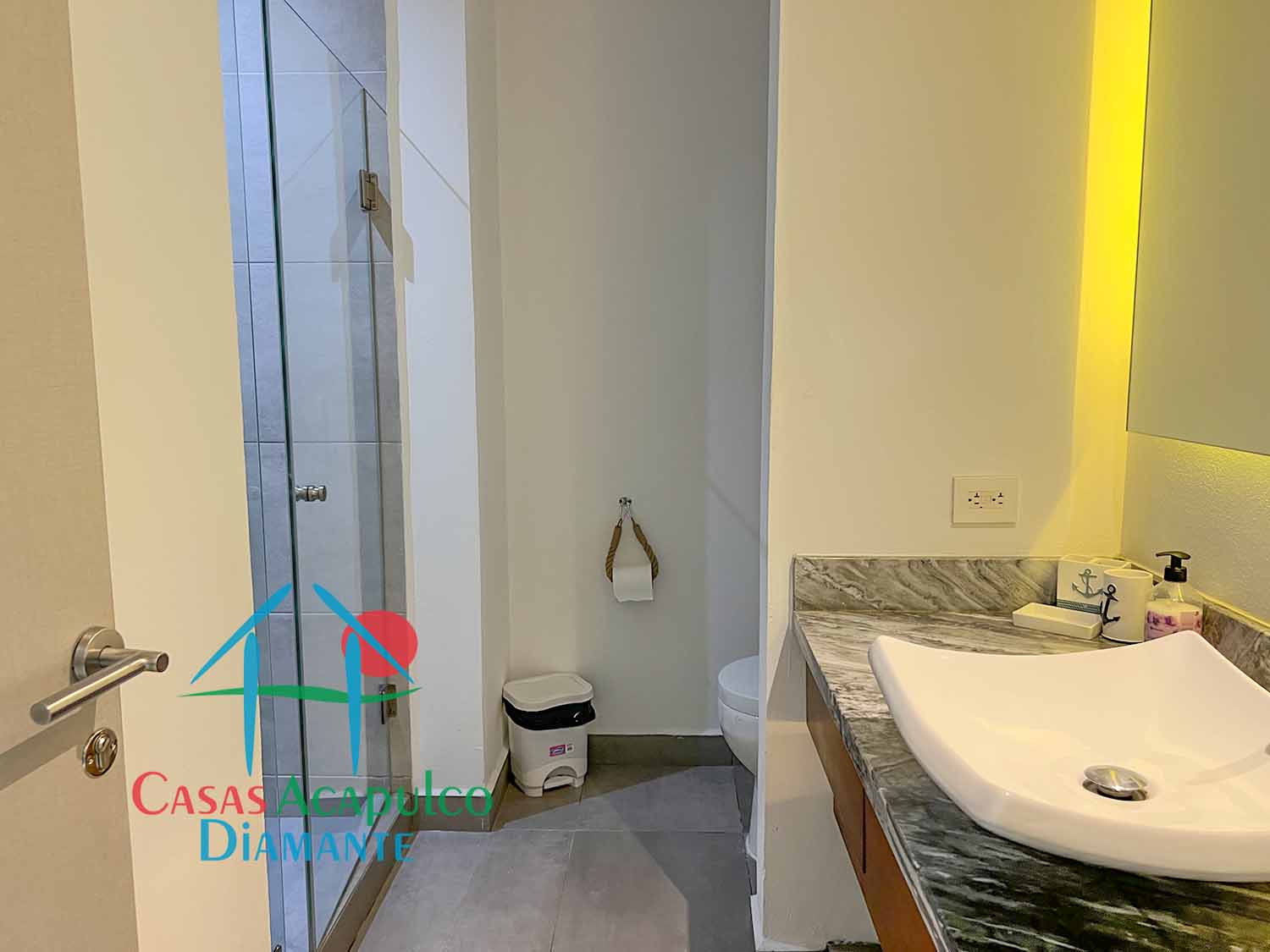 La Isla Gran Caimán 601 - Baño completo 1